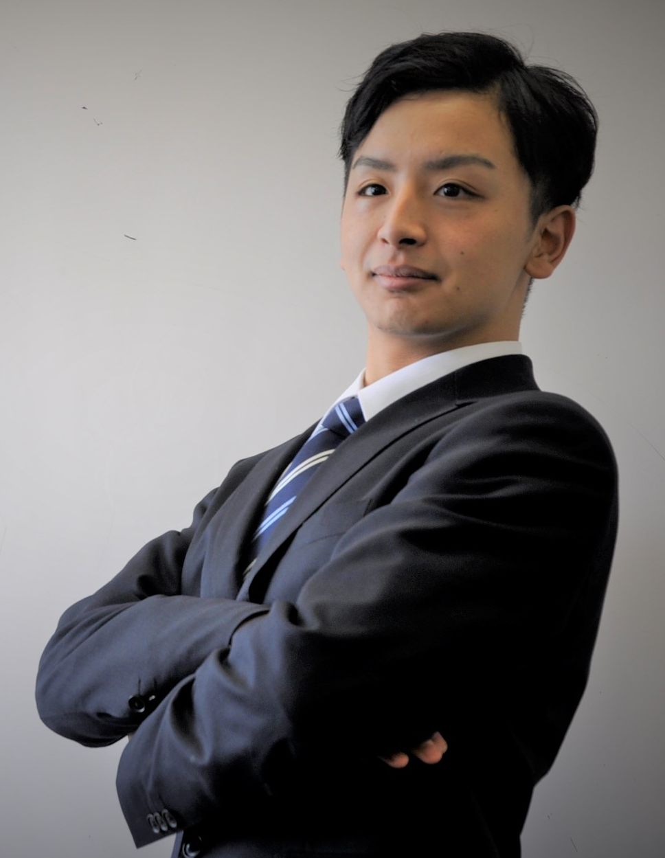 ���� �T��